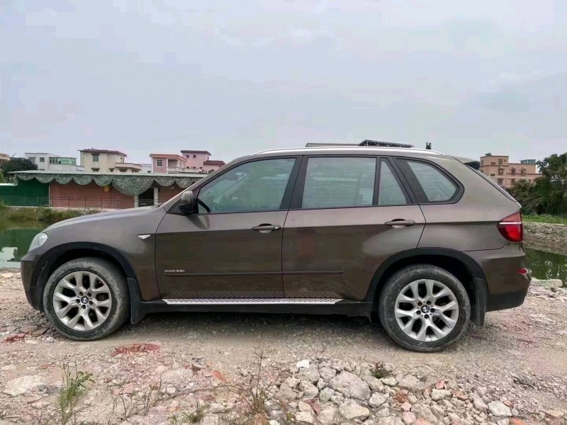 中山12年宝马X53