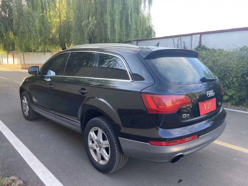 青岛12年奥迪Q75