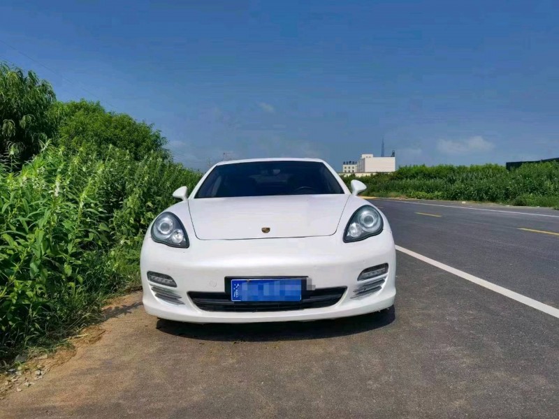 广州13年保时捷帕拉梅拉1