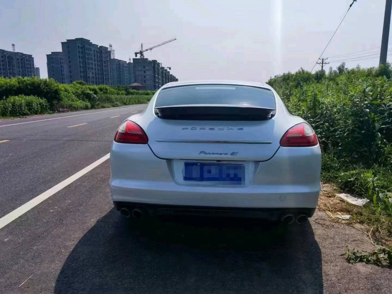 广州13年保时捷帕拉梅拉8