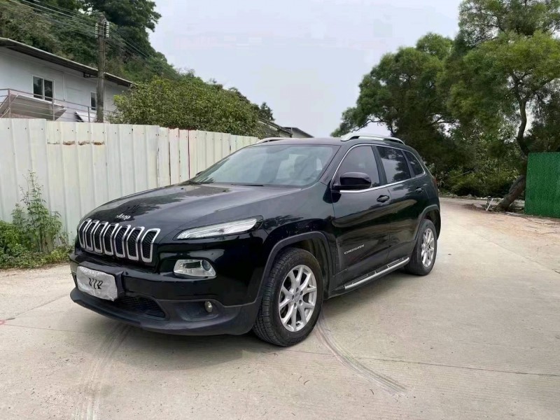 中山16年Jeep自由光2