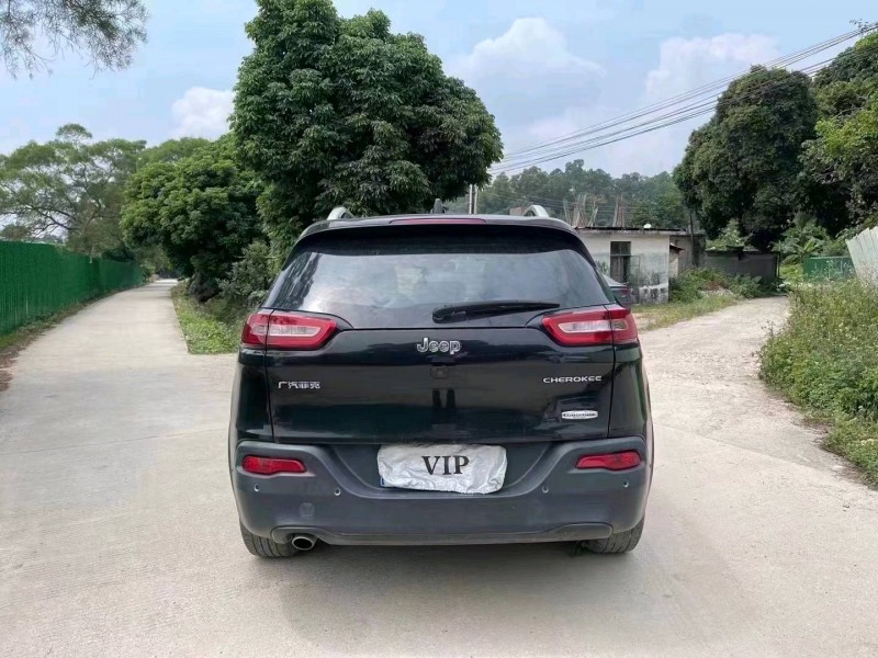 中山16年Jeep自由光8