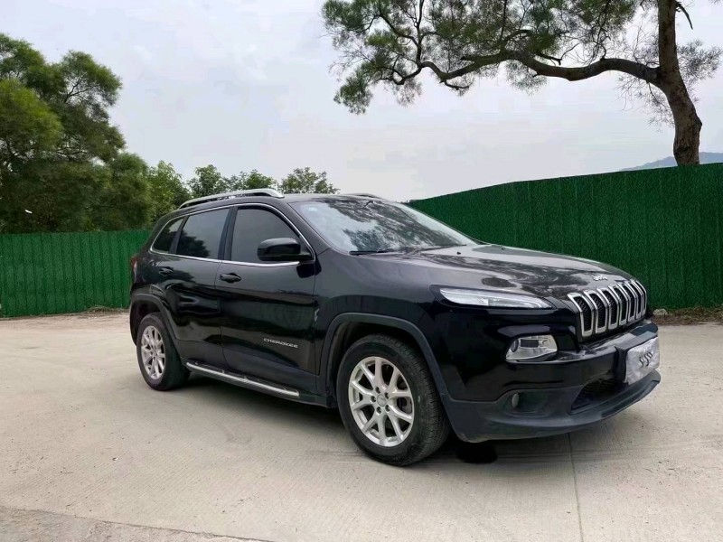 中山16年Jeep自由光9