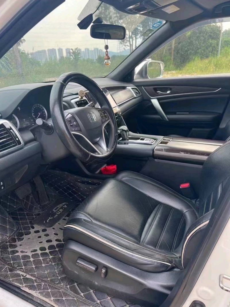 中山17年本田URV6