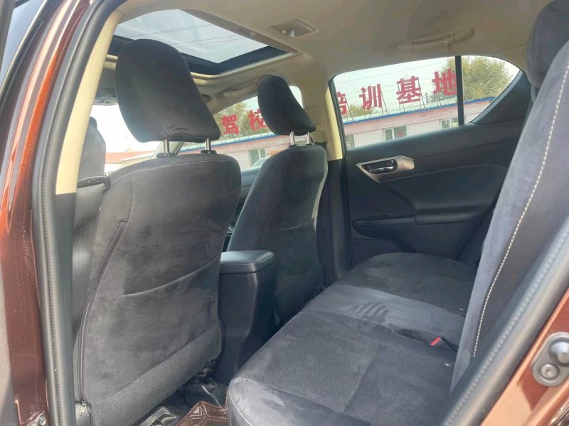 沈阳16年雷克萨斯CT4