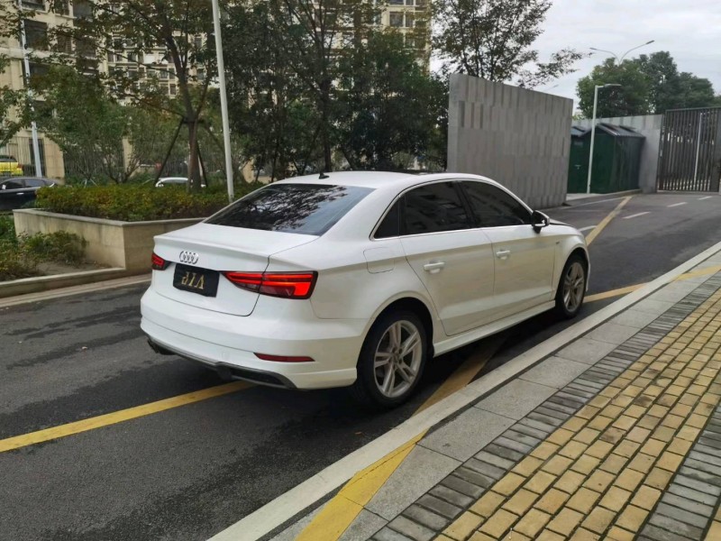 苏州19年奥迪A38