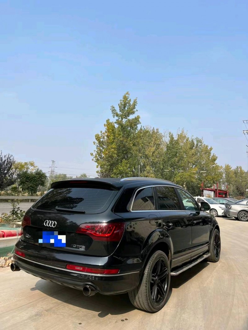 北京13年奥迪Q75