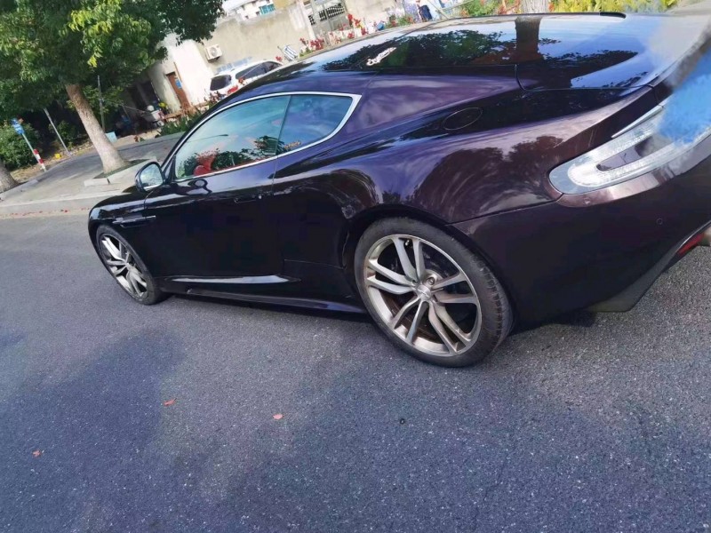 嘉興14年阿斯頓·馬丁Rapide8