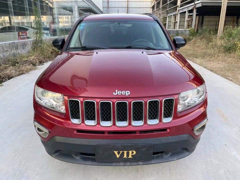 济宁13年Jeep指南者1