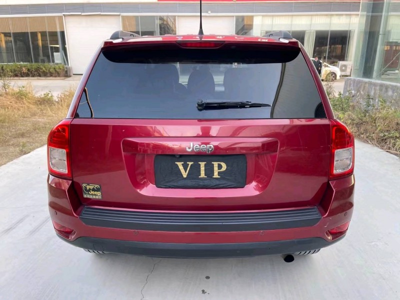 济宁13年Jeep指南者9