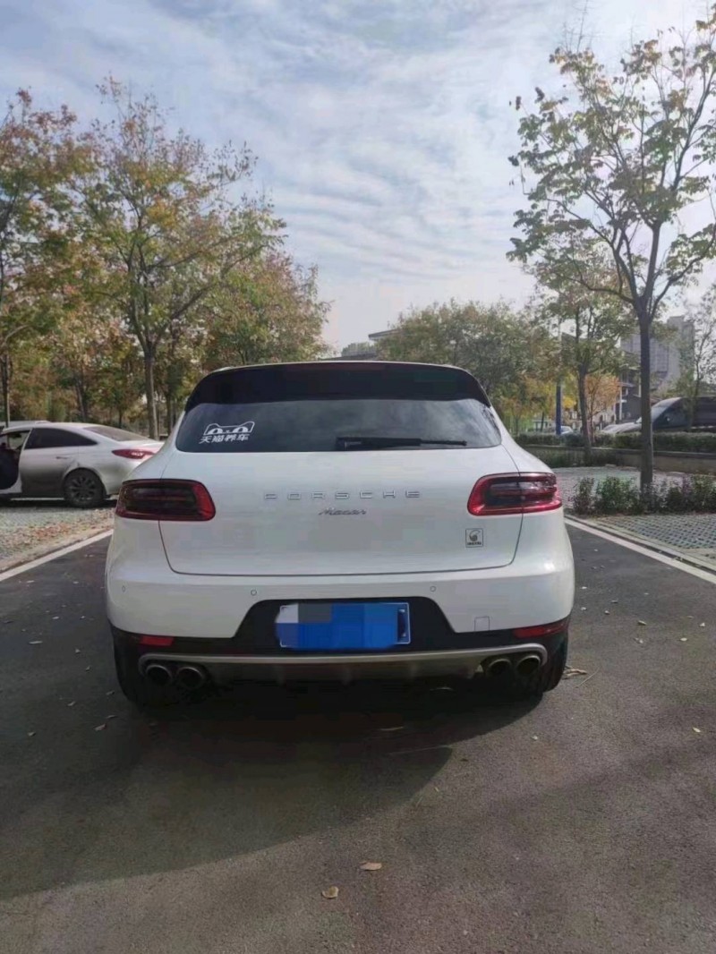 东营16年保时捷Macan7