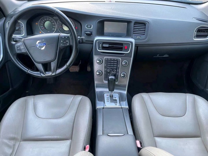 济宁11年沃尔沃S60L5