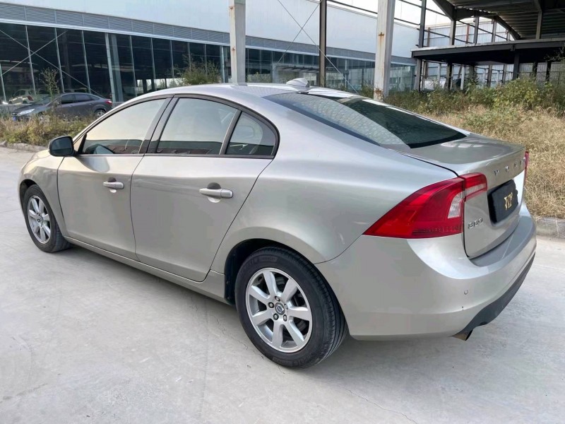 济宁11年沃尔沃S60L3