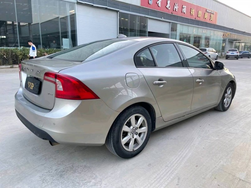 济宁11年沃尔沃S60L2