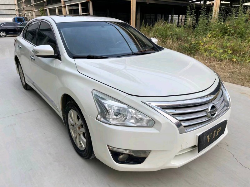 济宁13年日产天籁2