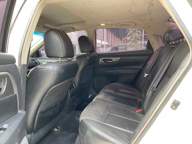 济宁13年日产天籁1