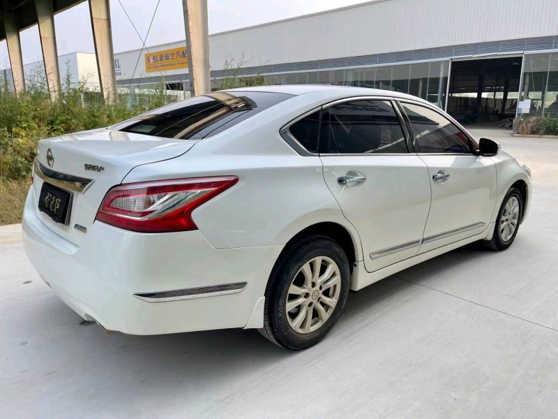 济宁13年日产天籁6