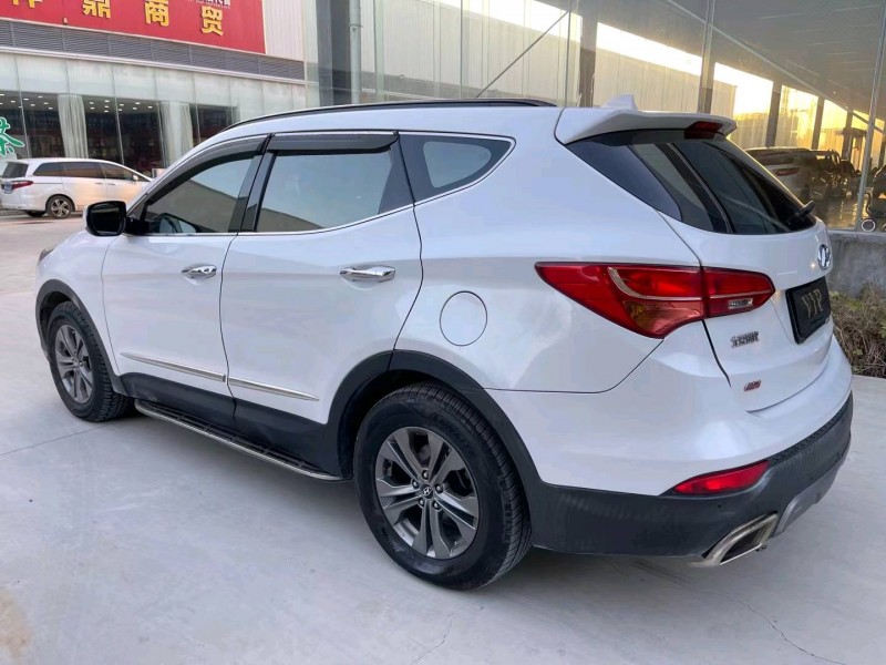 济宁13年现代全新胜达7