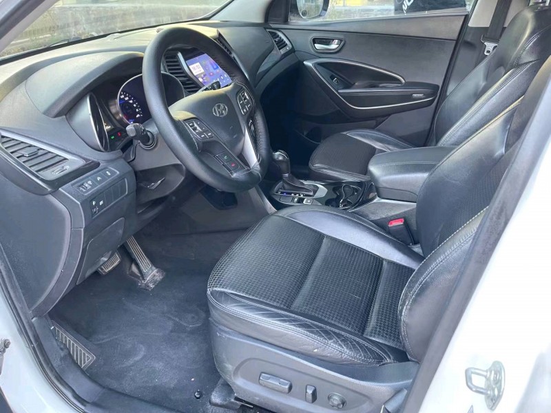 济宁13年现代全新胜达6