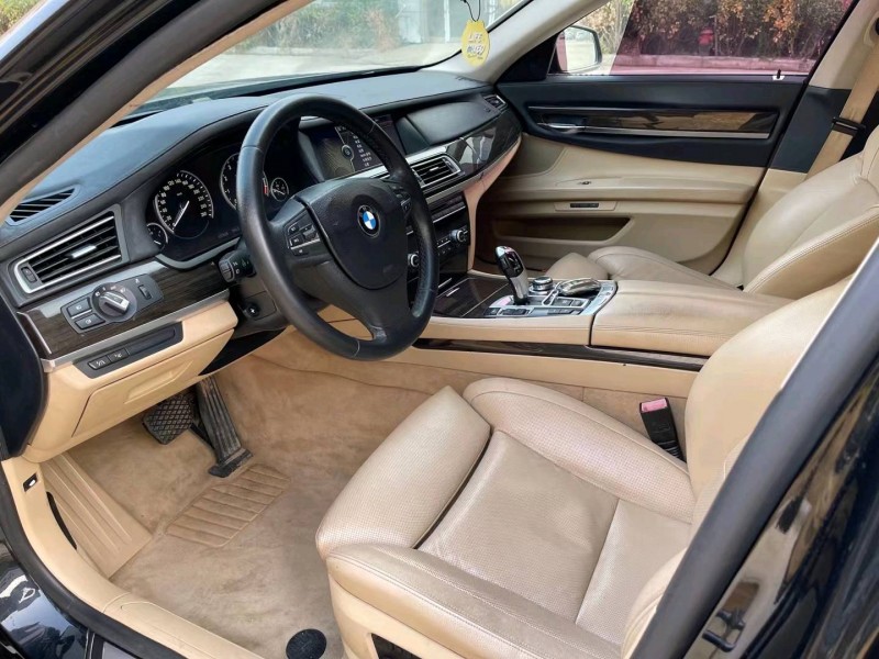 济宁12年宝马7系5