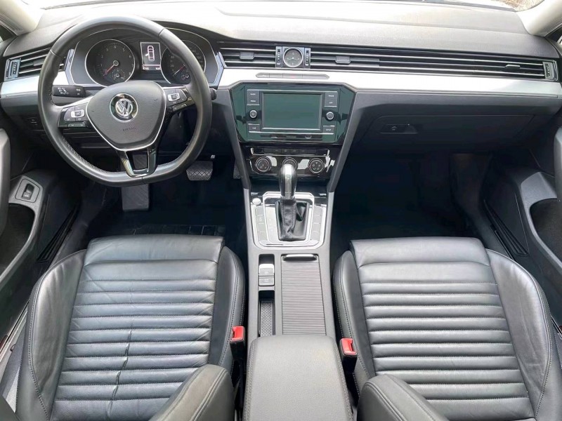 济宁19年大众迈腾5