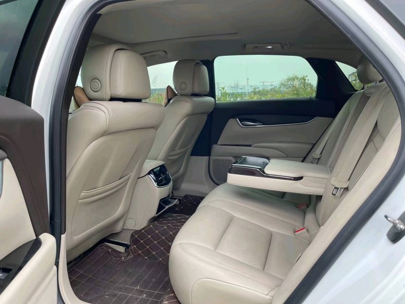 济宁13年凯迪拉克XTS4