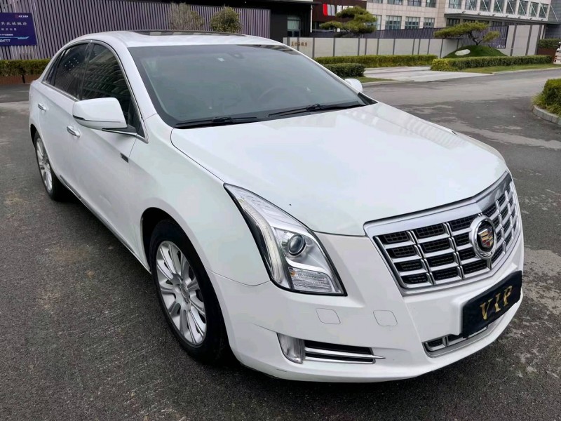 济宁13年凯迪拉克XTS3