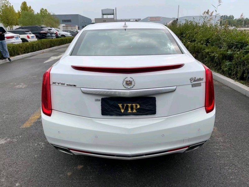 济宁13年凯迪拉克XTS9