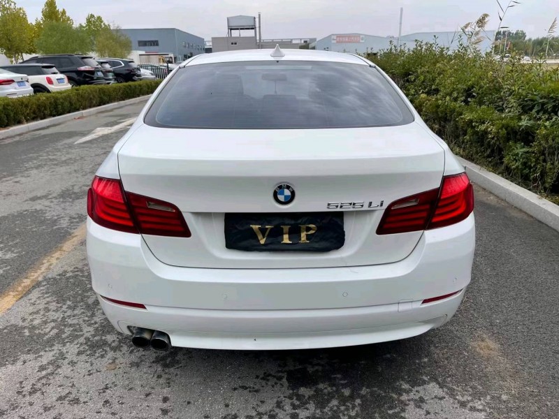 济宁13年宝马5系9