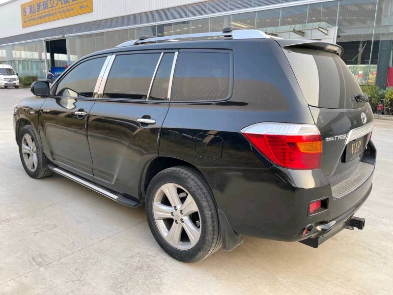 济宁10年丰田汉兰达3