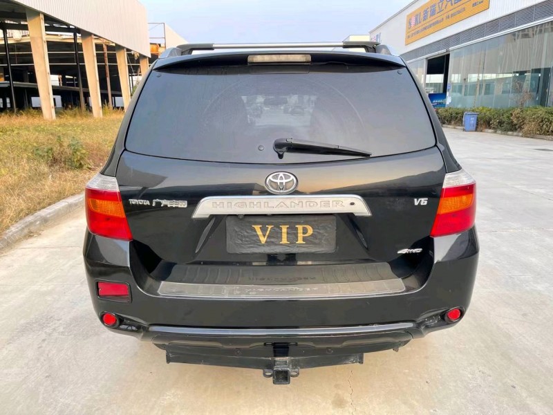 济宁10年丰田汉兰达1