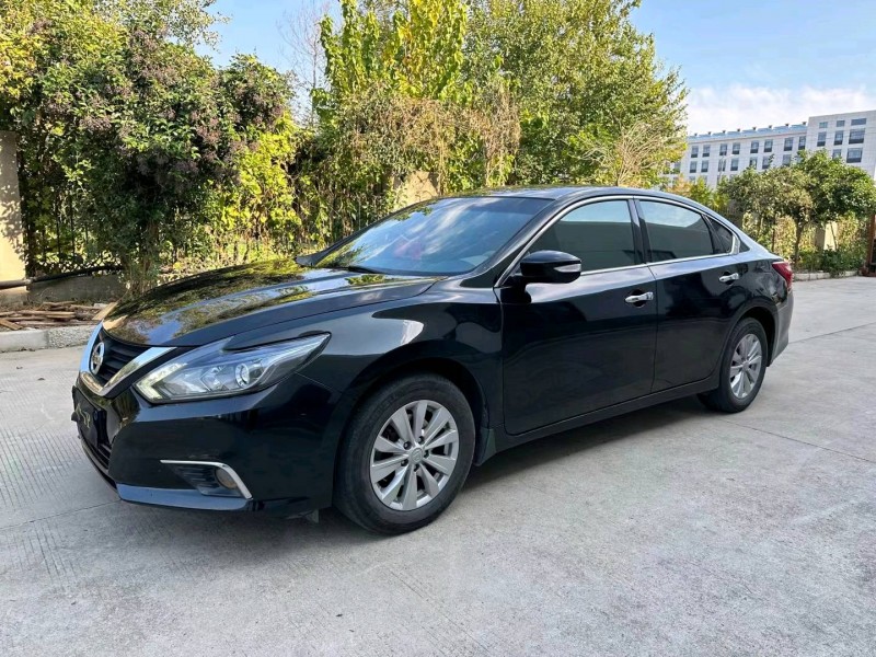 盐城18年日产天籁2