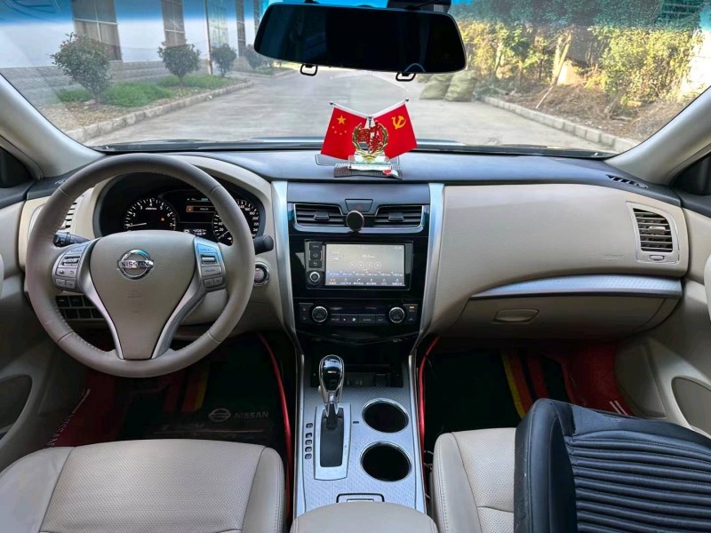 盐城18年日产天籁4