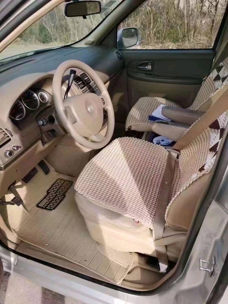 临沂12年别克GL86