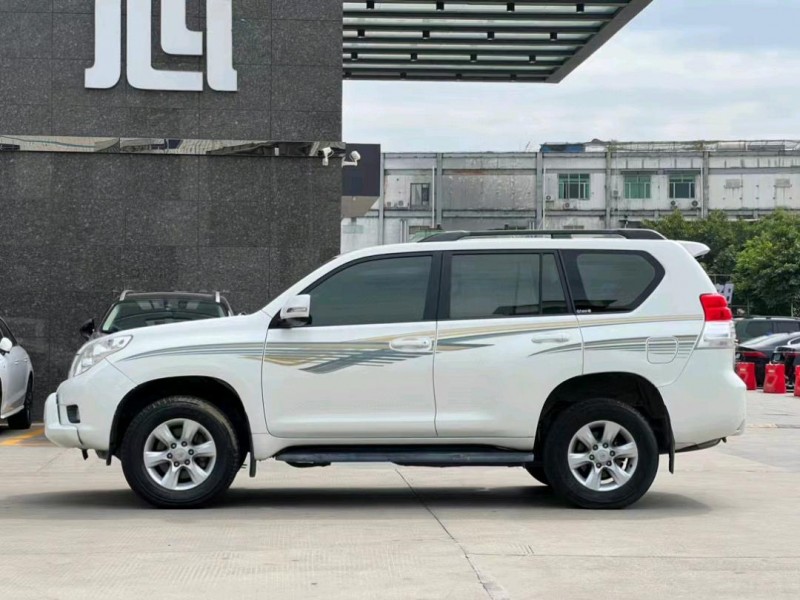 东莞13年丰田普拉多4