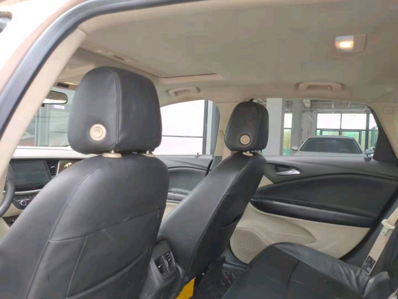 武汉17年别克威朗3