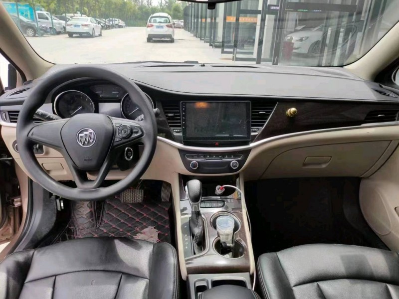 武汉17年别克威朗6