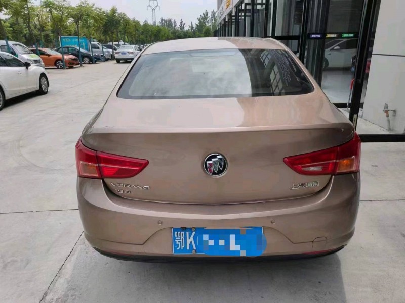 武汉17年别克威朗8