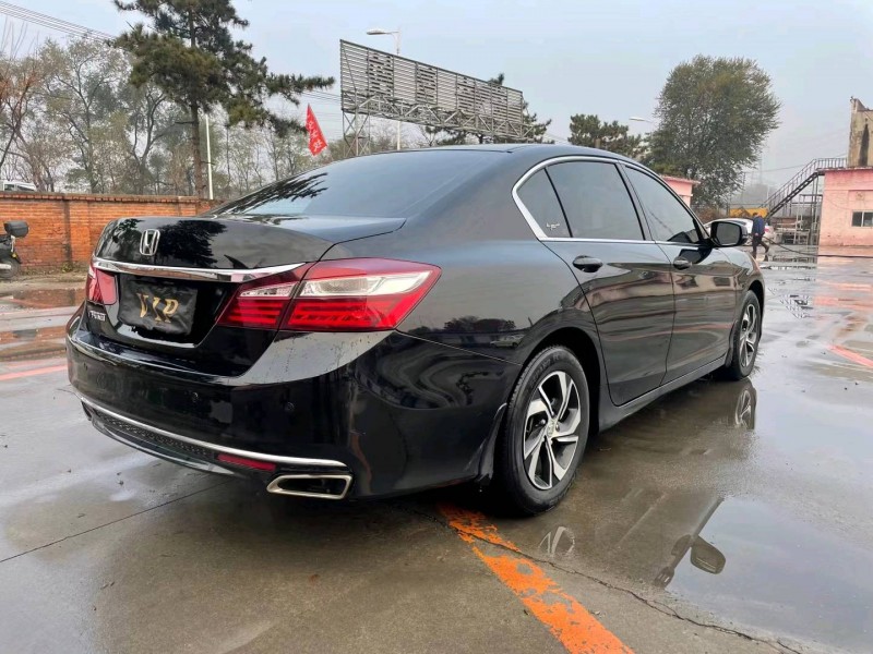 沈阳17年本田雅阁6