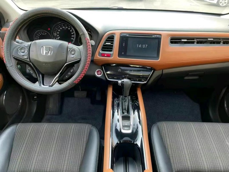 中山18年本田缤智8