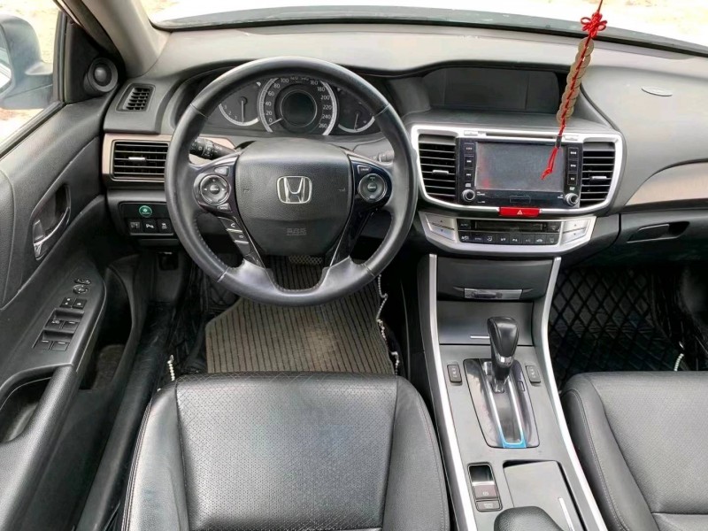 中山14年本田雅阁5