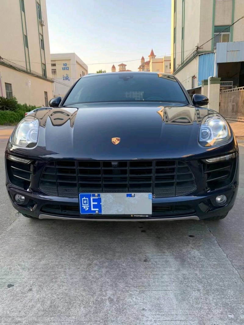 中山18年保时捷Macan1