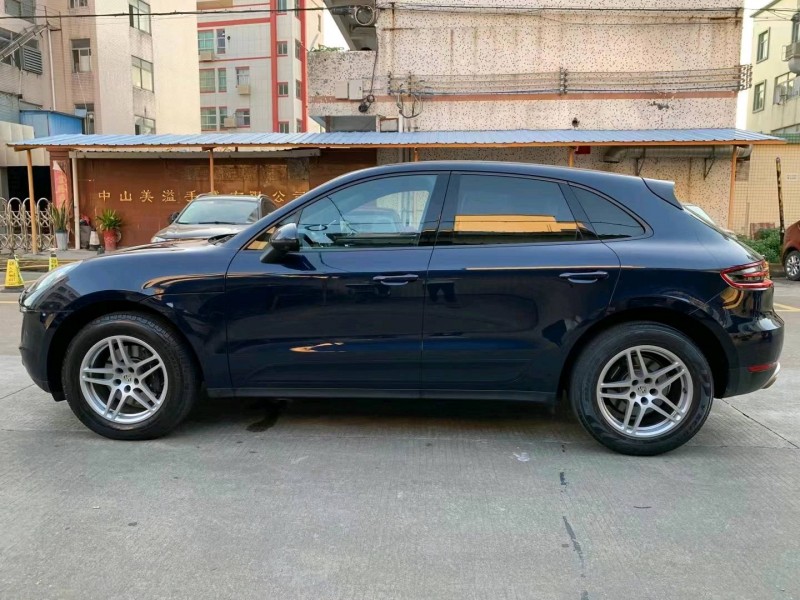 中山18年保时捷Macan3
