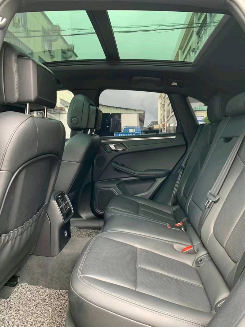 中山21年保时捷Macan7