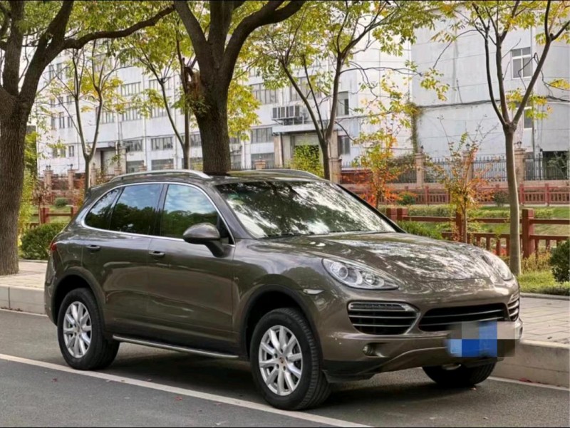 潍坊13年保时捷卡宴8