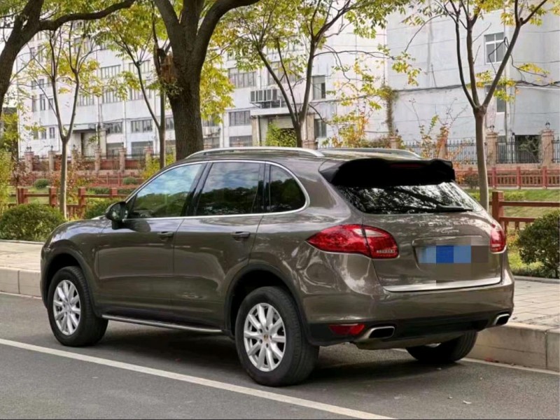 潍坊13年保时捷卡宴6