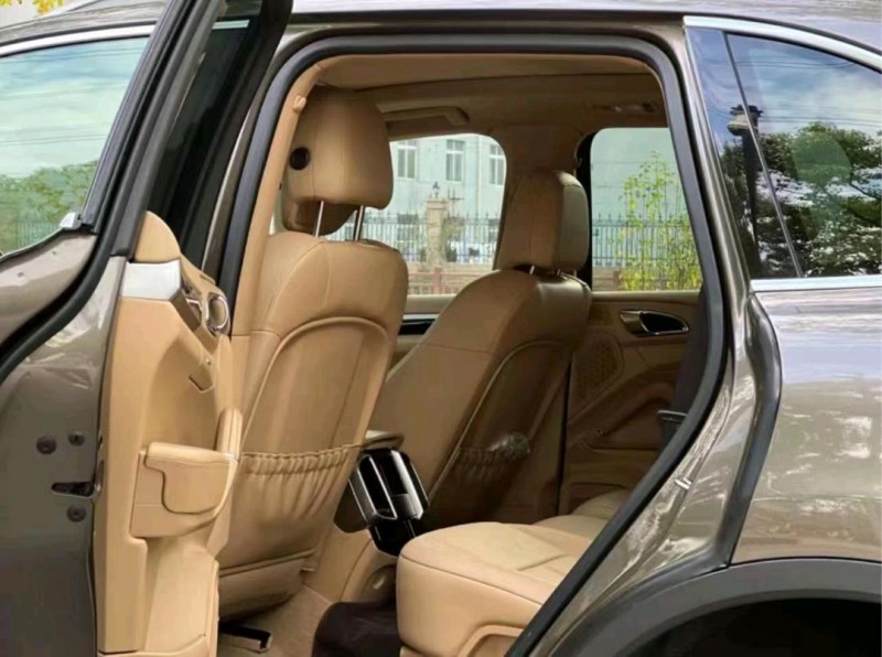 潍坊13年保时捷卡宴2