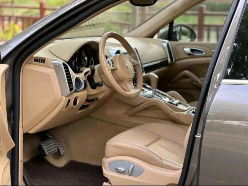 潍坊13年保时捷卡宴1