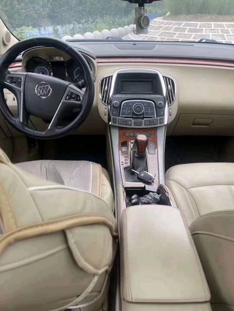 枣庄13年别克君越2