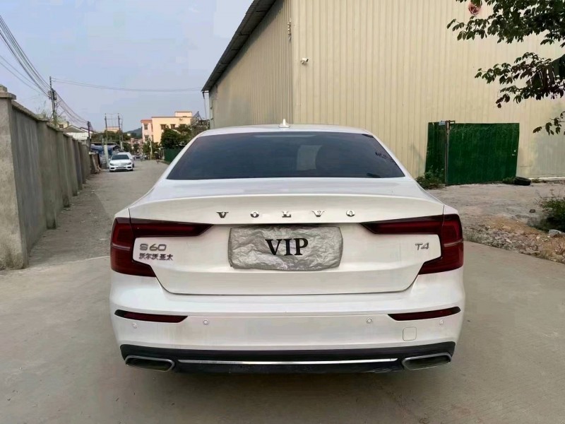 中山21年沃尔沃S60L4